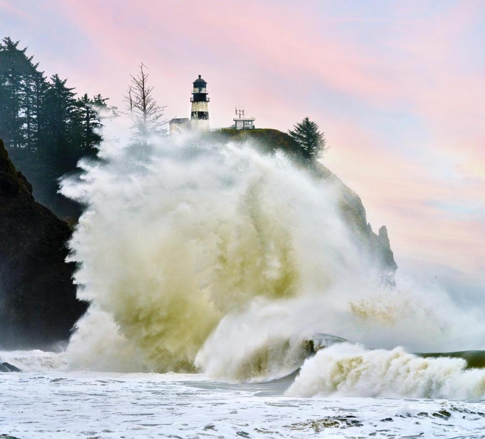 Lighthouse Oceanfront Resort Long Beach Esterno foto