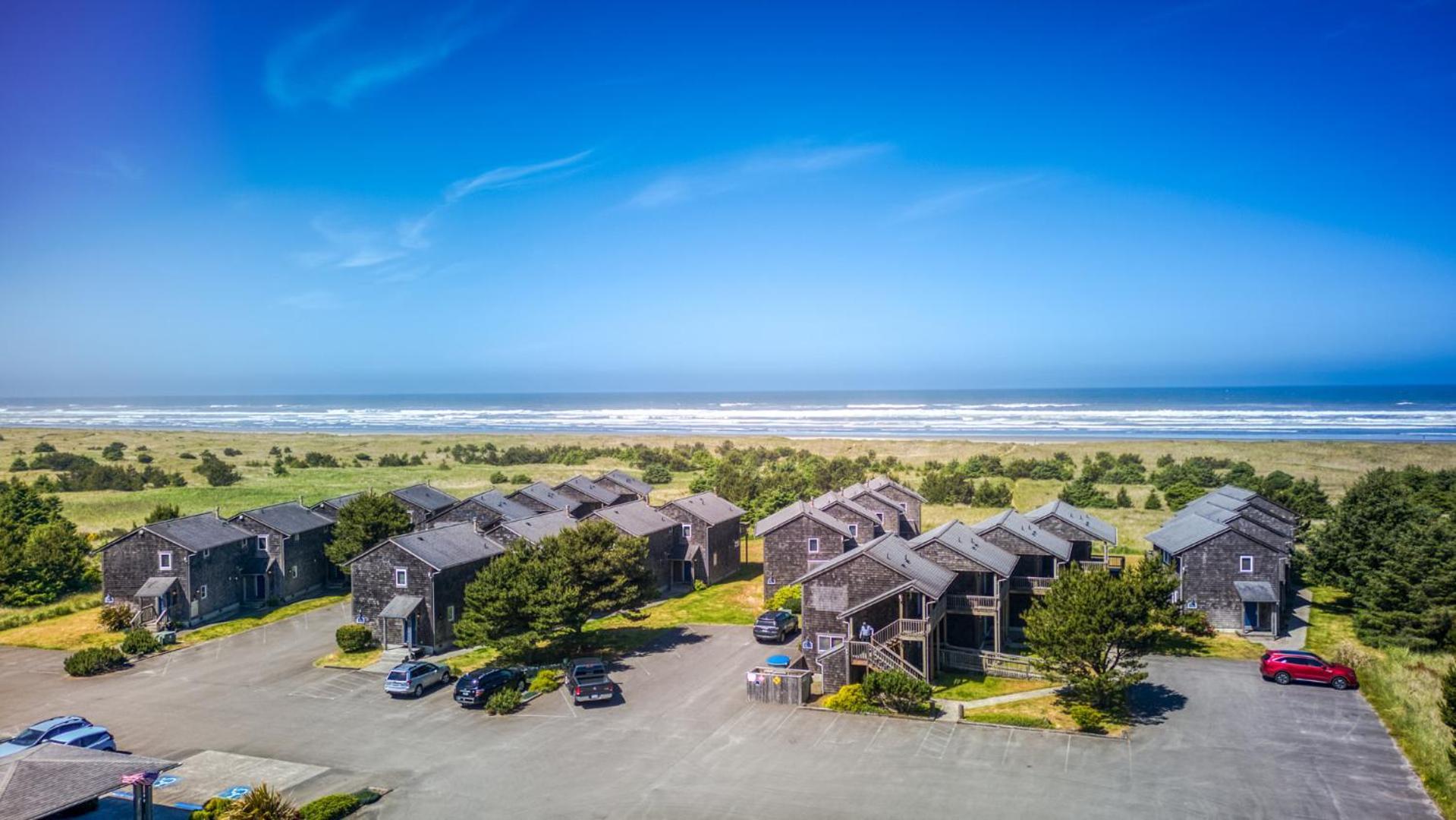 Lighthouse Oceanfront Resort Long Beach Esterno foto